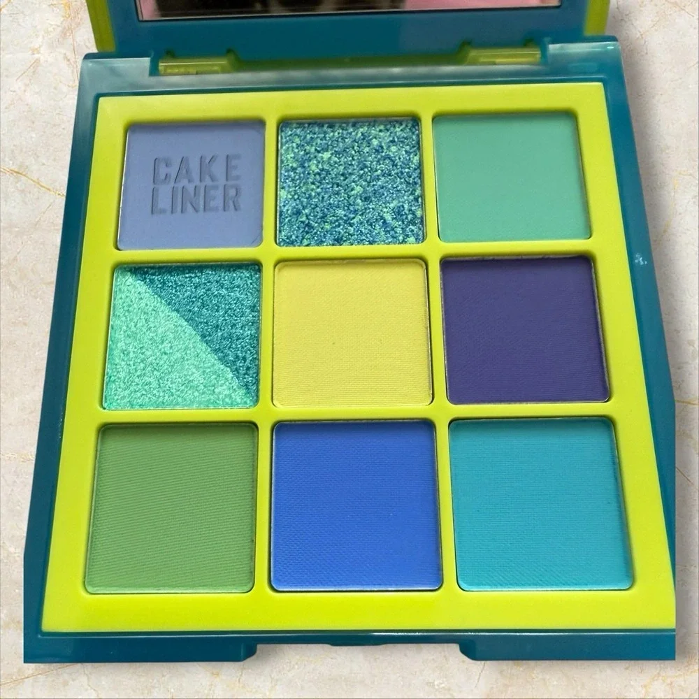 Huda Beauty Color Block Obsessions Eyeshadow Palette Blue Green 9 Pan